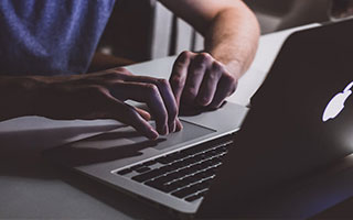 苏有朋为卖艺不卖身言论道歉，艺术家的底线与责任